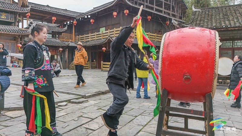 正大鎮(zhèn)薅菜村“松桃村晚”排練火熱進(jìn)行中