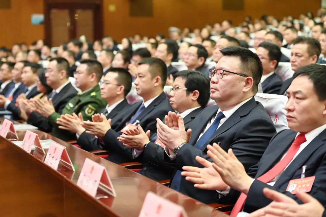 市三屆人大五次會(huì)議勝利閉幕