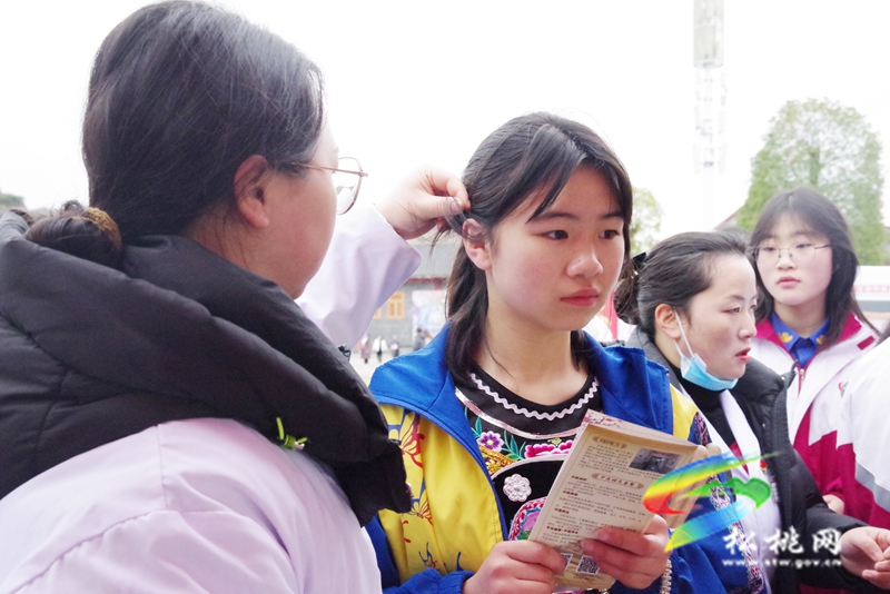 驚艷亮相九龍湖畔！縣民族中醫(yī)院推出苗疆藥膳