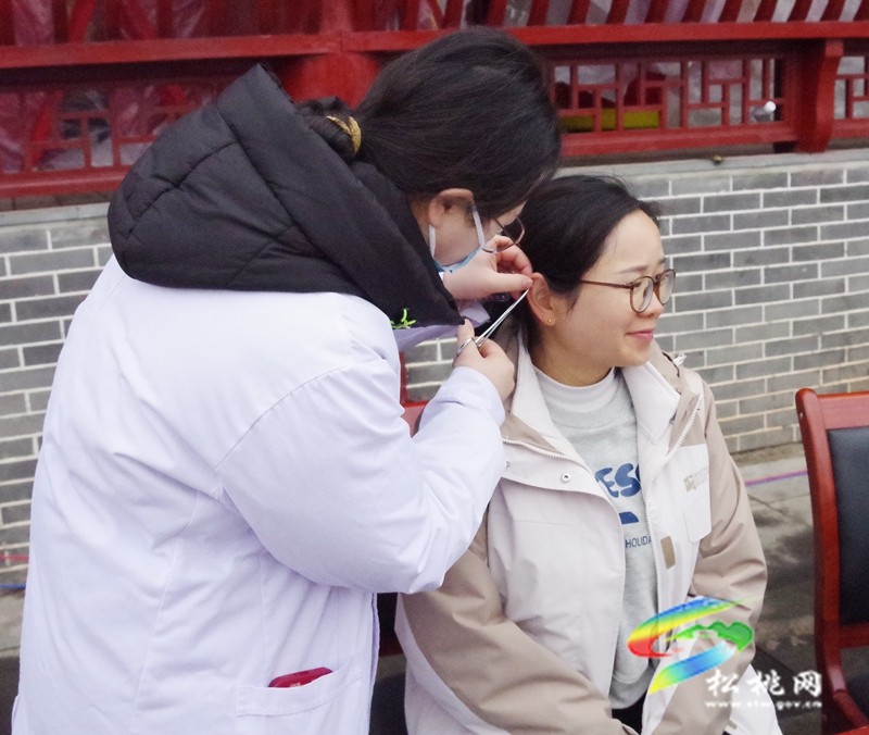 驚艷亮相九龍湖畔！縣民族中醫(yī)院推出苗疆藥膳
