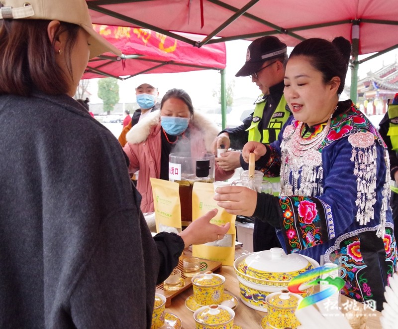 驚艷亮相九龍湖畔！縣民族中醫(yī)院推出苗疆藥膳
