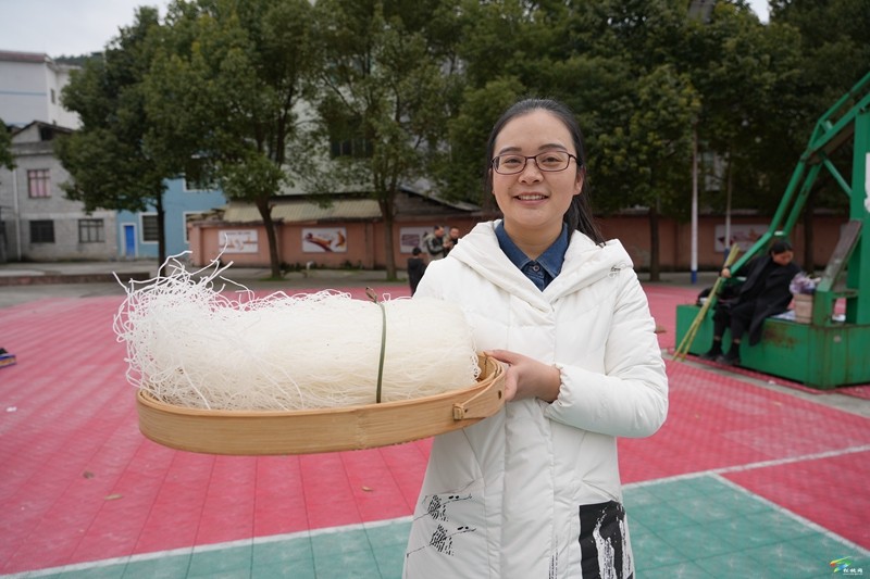 【吃貴州“晚飯”·看松桃村晚】甘龍鎮(zhèn)：鄉(xiāng)村煙火與紅色傳承共綻光芒