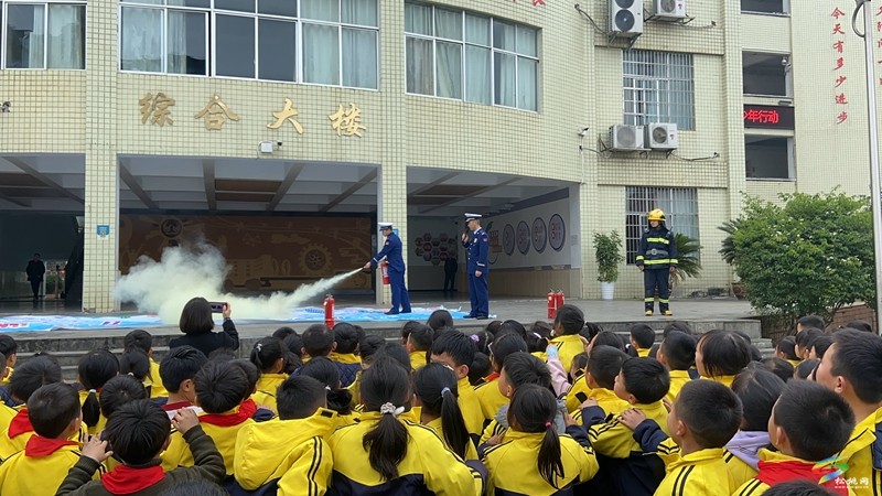 松桃2025年“藍(lán)焰護(hù)苗”關(guān)愛青少年行動正式啟動
