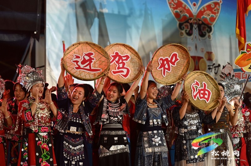 【吃貴州“晚飯”·看松桃村晚】第六期PK賽精彩上演 點燃鄉(xiāng)村文化激情