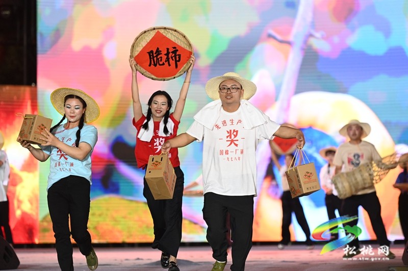 【吃貴州“晚飯”·看松桃村晚】第六期PK賽精彩上演 點燃鄉(xiāng)村文化激情