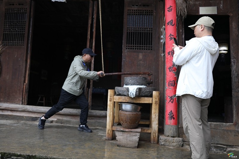松桃:苗王城非遺體驗(yàn)引熱潮 傳統(tǒng)技藝激活鄉(xiāng)村游