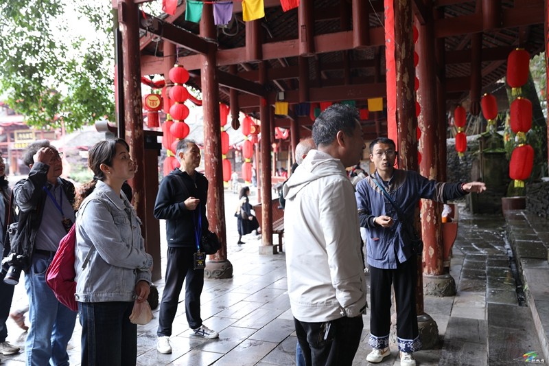 松桃:苗王城非遺體驗(yàn)引熱潮 傳統(tǒng)技藝激活鄉(xiāng)村游