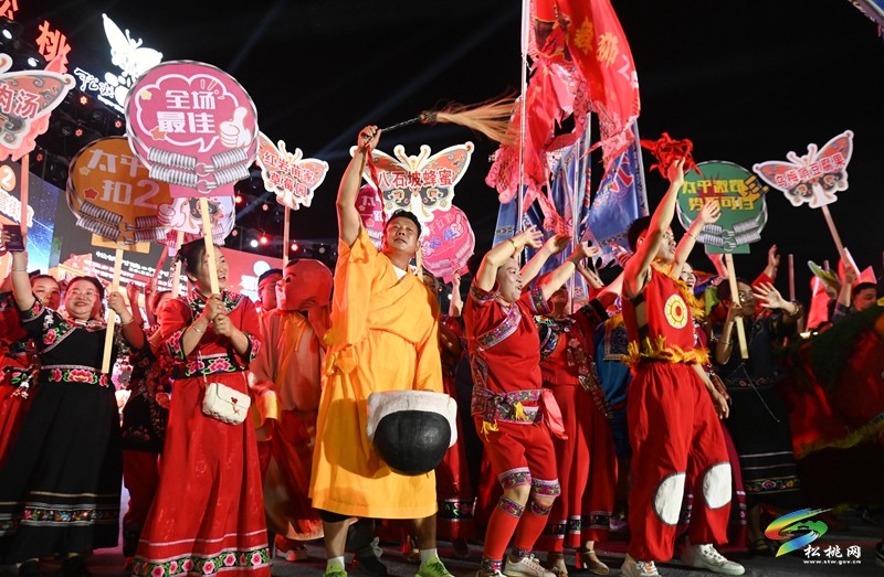 五一邂逅松桃村晚！石梁與太平營競演點(diǎn)燃鄉(xiāng)村文化盛宴