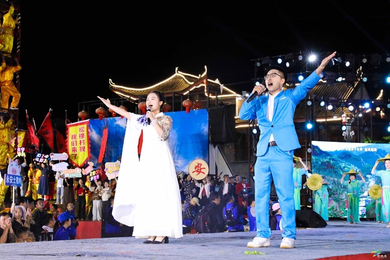 苗鄉(xiāng)夜未央！松桃村晚第八期PK賽精彩上演