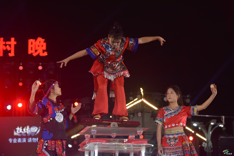 苗鄉(xiāng)夜未央！松桃村晚第八期PK賽精彩上演