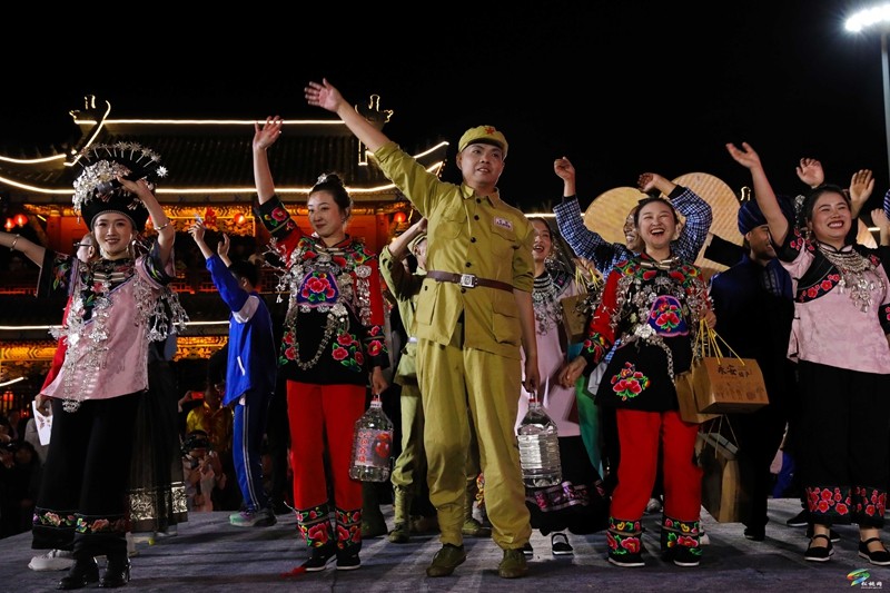 苗鄉(xiāng)夜未央！松桃村晚第八期PK賽精彩上演