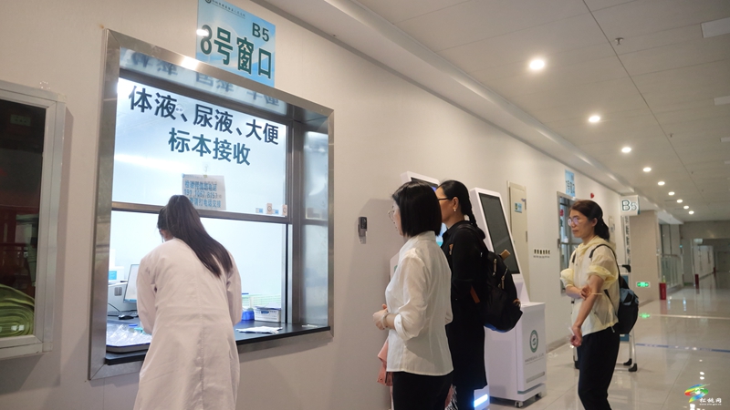松桃組織專家人才進(jìn)行免費(fèi)健康體檢