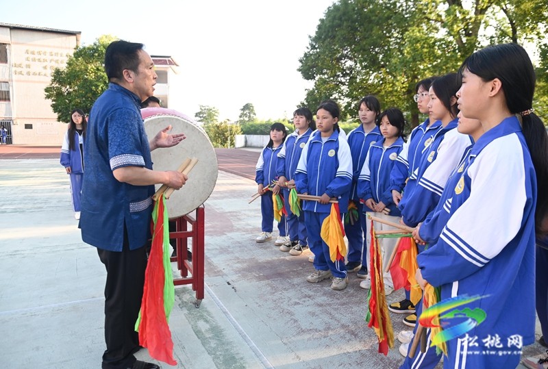 松桃：學習花鼓技藝 傳承民族文化