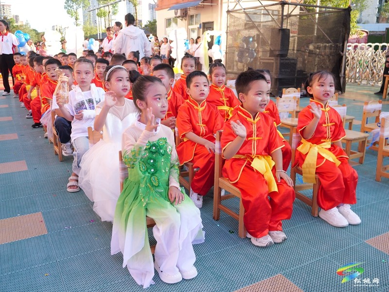 縣第五幼兒園舉行2025屆大班畢業(yè)典禮