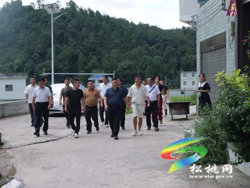 縣退役軍人事務(wù)局組織雙擁企業(yè)開展愛心資助