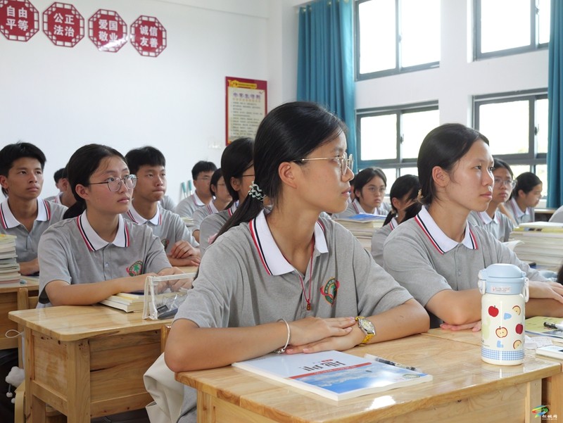 啟用即開學(xué)！松桃思源實驗學(xué)校首迎學(xué)子育新篇
