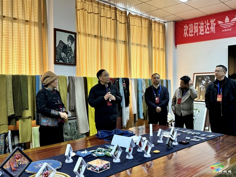縣政協(xié)第十五屆松桃苗族自治縣委員會常務(wù)委員會第17次會議召開