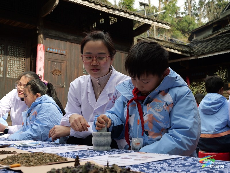 松桃:婦聯(lián)情暖大灣村 愛心續(xù)寫孝慈新篇