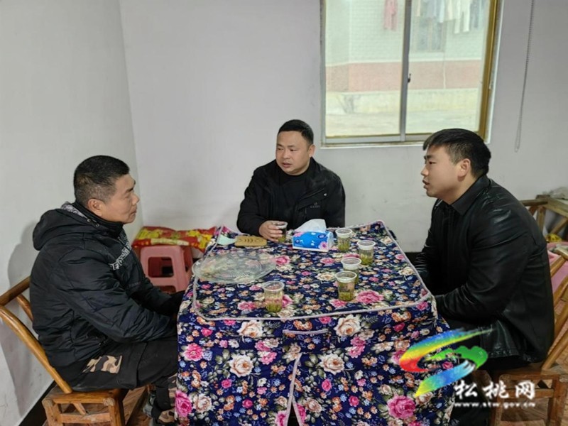 縣委統(tǒng)戰(zhàn)部開(kāi)展2025年“送溫暖 凝人心” 春節(jié)走訪慰問(wèn)活動(dòng)