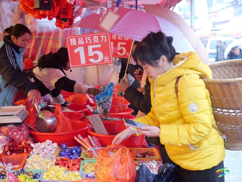 【新春走基層】趕年場  置年貨  松桃鄉(xiāng)村年味濃