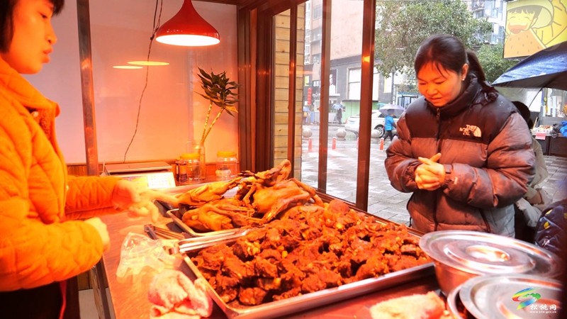 【網(wǎng)絡(luò)中國(guó)節(jié)·春節(jié)】地道美食喚醒年味記憶