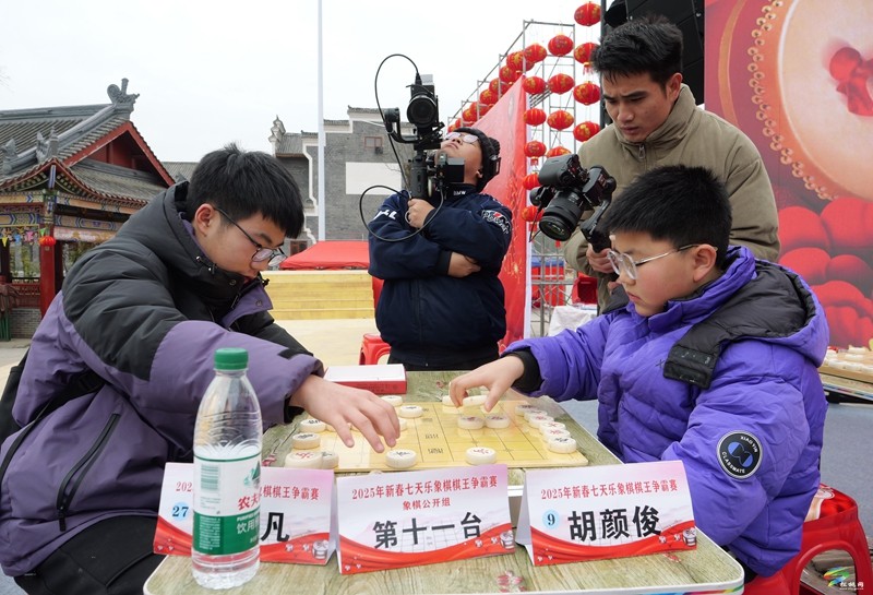 松桃：新春“棋”樂(lè)無(wú)窮  中國(guó)象棋“棋王”挑戰(zhàn)賽火熱開(kāi)賽