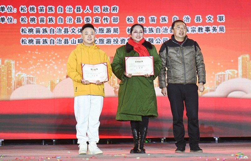 松桃：春之美——“民族非遺繡”銀飾服裝展演盛大啟幕