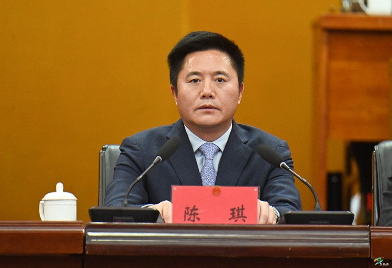縣十七屆人大四次會議舉行第二次全體會議