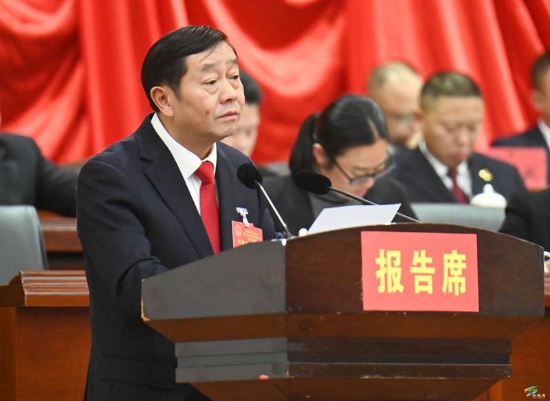 縣十七屆人大四次會議舉行第二次全體會議
