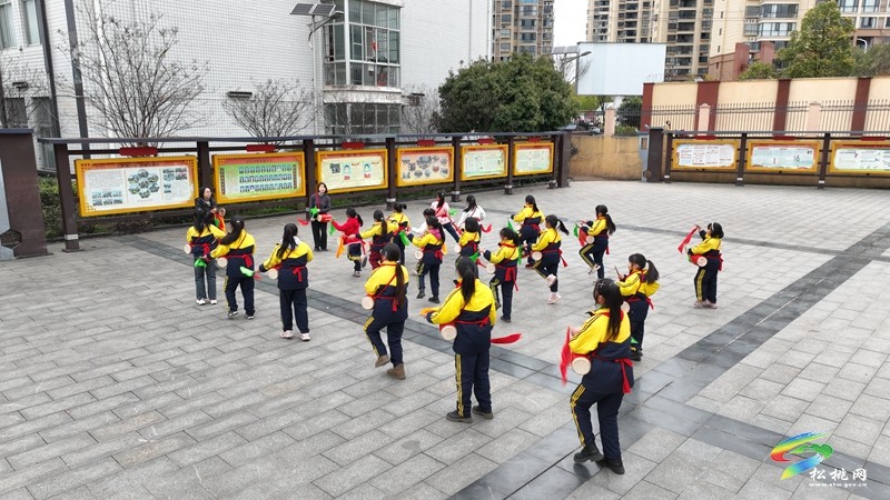 松桃：以興趣為帆、課程為槳 賦能學(xué)生全面成長