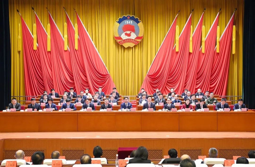 市政協(xié)三屆四次會議勝利閉幕