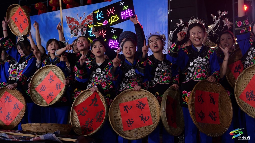 松桃村晚：舞臺演繹鄉(xiāng)村韻 群眾激發(fā)喜樂情