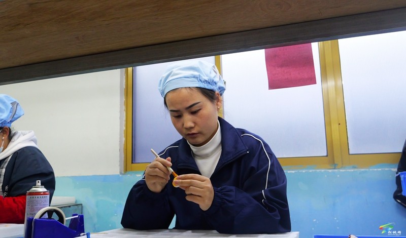 松桃：返崗就業(yè)熱潮涌  企業(yè)生產(chǎn)加工忙