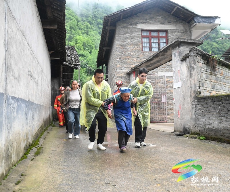 烏羅鎮(zhèn)：以“練”促“防” 開展汛期地質(zhì)災(zāi)害逃生演練