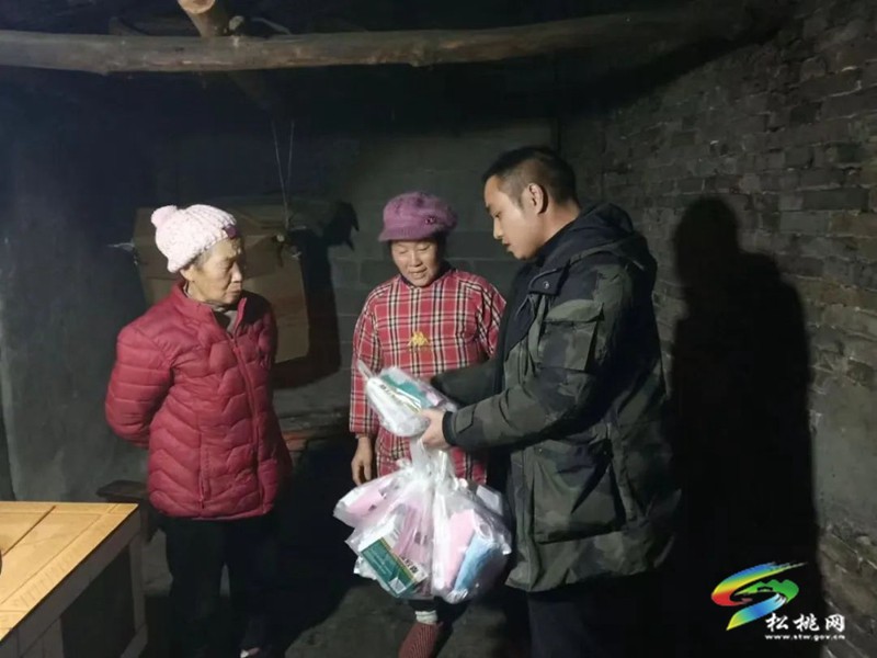 甘龍鎮(zhèn)麻兔村冉黔飛：苦干鋪就振興路 實(shí)干澆開富民花