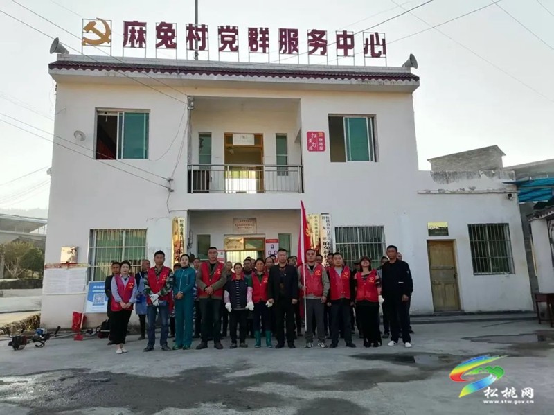 甘龍鎮(zhèn)麻兔村冉黔飛：苦干鋪就振興路 實(shí)干澆開富民花