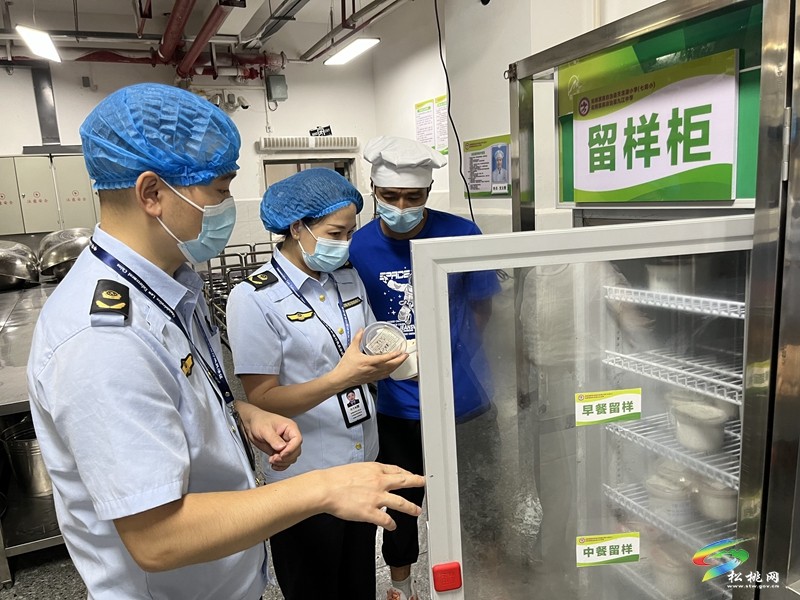 松桃：積極守護校園“舌尖上的安全” 持續(xù)提升群眾安全感