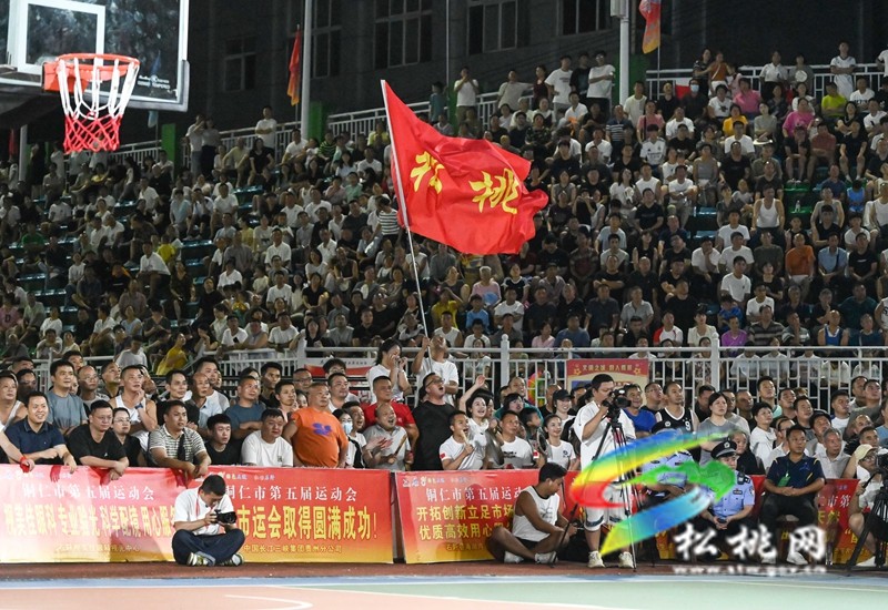 雖敗猶榮！奮力拼搏的松桃精神在市運(yùn)會(huì)籃球賽中精彩呈現(xiàn)