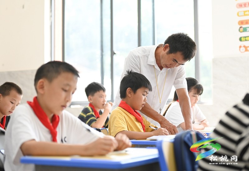 任達(dá)兵：扎根邊區(qū)十九載，守望學(xué)子求學(xué)路
