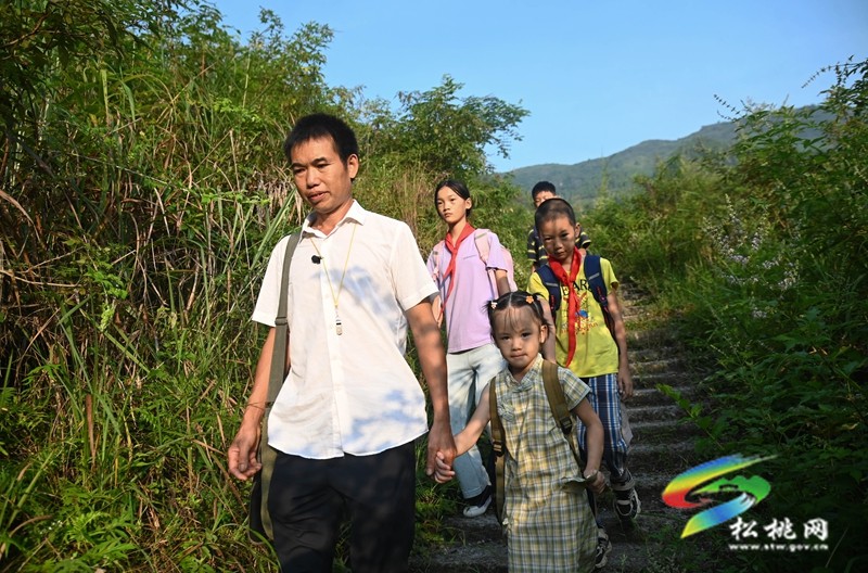 任達(dá)兵：扎根邊區(qū)十九載，守望學(xué)子求學(xué)路