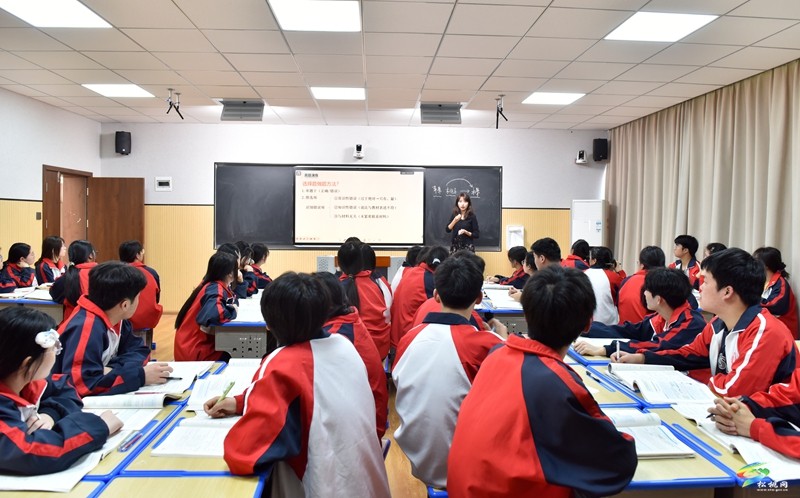 莞銅教育協(xié)作再深化 第十五批“東莞名師名校長” 走進松桃送培送教
